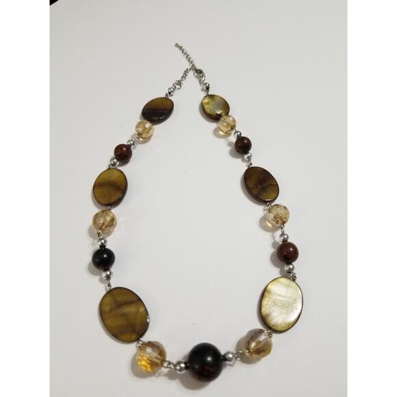 Fourteen inch brown beaded necklace with a three inch extension b95 - Picture 2 of 6